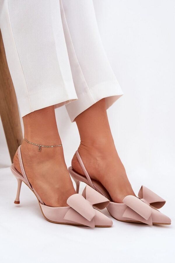 High heels Step in style