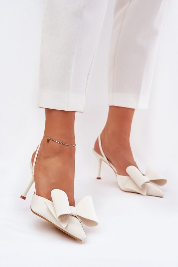 High heels Step in style